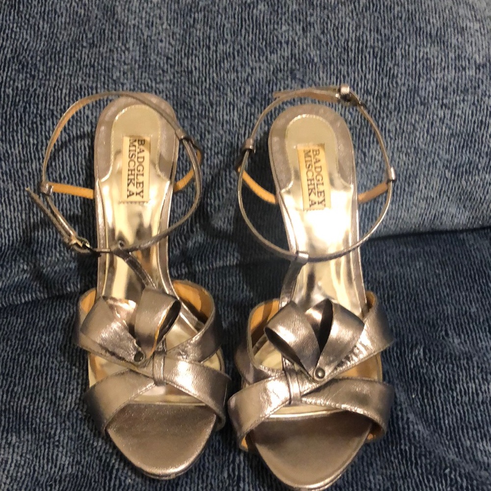 Ladies Badgley Mischka silver heels